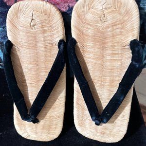Vintage Japanese Sandals - Size 6 - 6.5